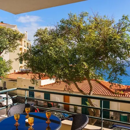 Апартаменты Guestready - Ocean-view Retreat In