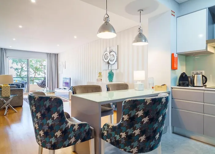 Guestready - Ocean-view Retreat In Apartament Caniço